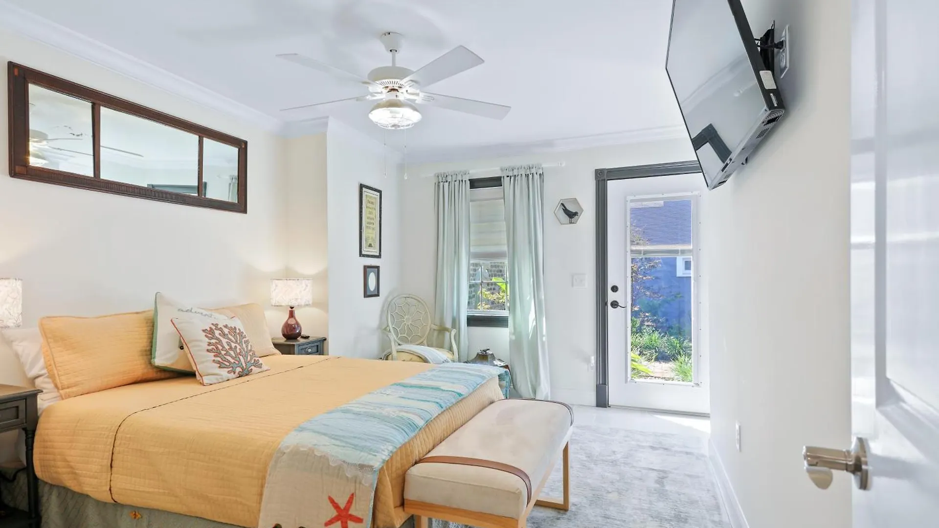 New! Historic 1Bed/1Bath Suite Steps To River St! Savannah Apartment