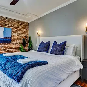 West End Loft - Downtown 5 Min Walk To River St Savannah